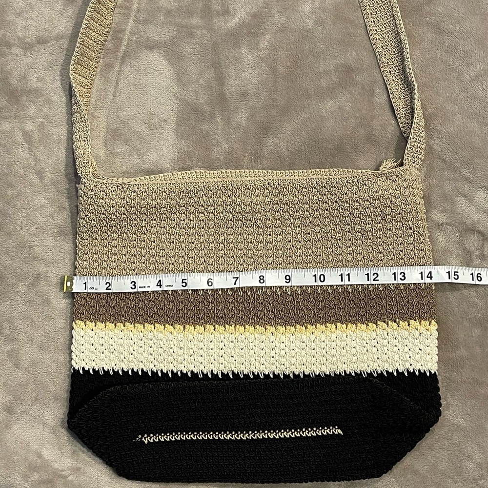 Liz Claiborne purse in great condition.